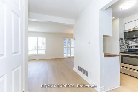 31 Carleton Place Brampton ON L6T 3Z4
