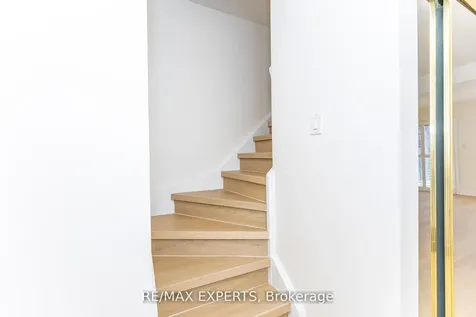 31 Carleton Place Brampton ON L6T 3Z4
