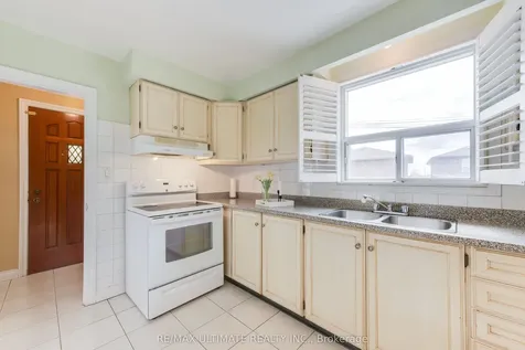 164 Katherine Road Toronto ON M3K 1J7
