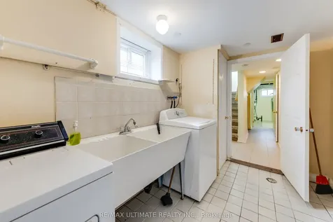 164 Katherine Road Toronto ON M3K 1J7