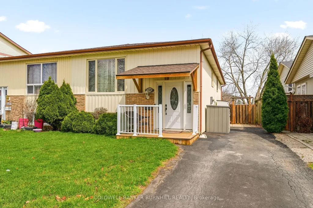 2349 Middlesmoor Crescent Burlington ON L7P 3X4