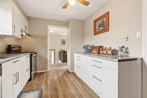 2349 Middlesmoor Crescent Burlington ON L7P 3X4