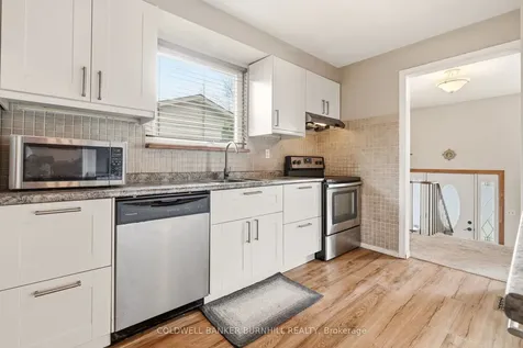 2349 Middlesmoor Crescent Burlington ON L7P 3X4