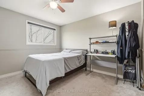 2349 Middlesmoor Crescent Burlington ON L7P 3X4