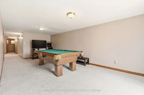 2349 Middlesmoor Crescent Burlington ON L7P 3X4