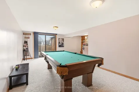 2349 Middlesmoor Crescent Burlington ON L7P 3X4