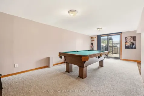 2349 Middlesmoor Crescent Burlington ON L7P 3X4