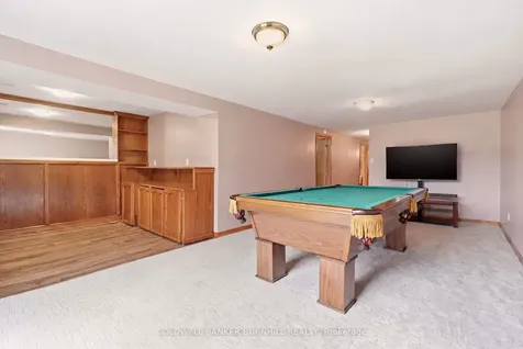 2349 Middlesmoor Crescent Burlington ON L7P 3X4