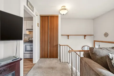 2349 Middlesmoor Crescent Burlington ON L7P 3X4