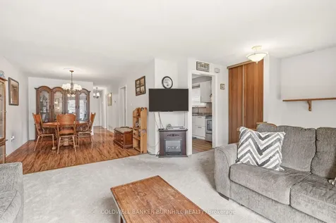 2349 Middlesmoor Crescent Burlington ON L7P 3X4
