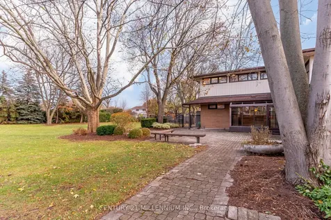 200 Main Street S Brampton ON L6W 2E2