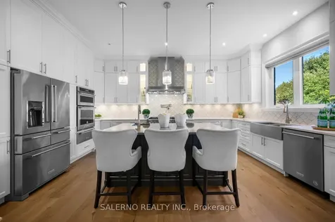 11 Compton Crescent Toronto ON M3M 2C3