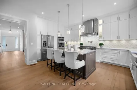 11 Compton Crescent Toronto ON M3M 2C3