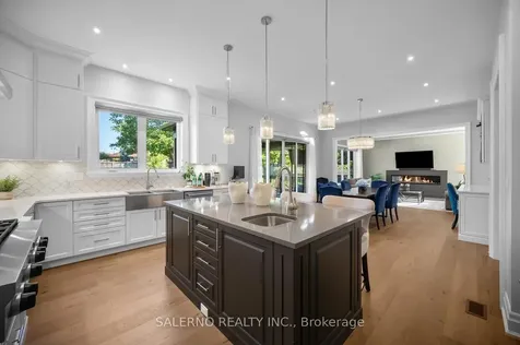 11 Compton Crescent Toronto ON M3M 2C3