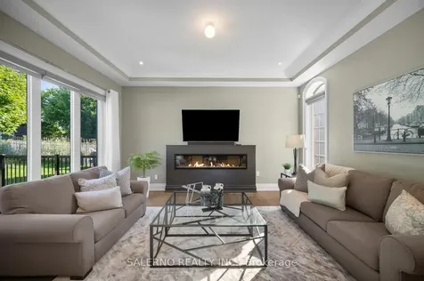 11 Compton Crescent Toronto ON M3M 2C3