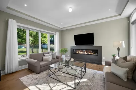 11 Compton Crescent Toronto ON M3M 2C3
