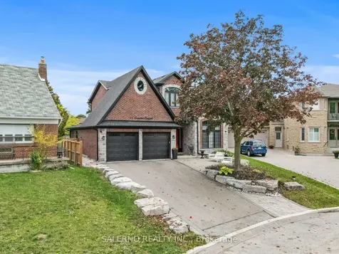 11 Compton Crescent Toronto ON M3M 2C3
