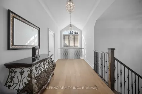 11 Compton Crescent Toronto ON M3M 2C3