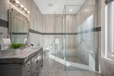 11 Compton Crescent Toronto ON M3M 2C3