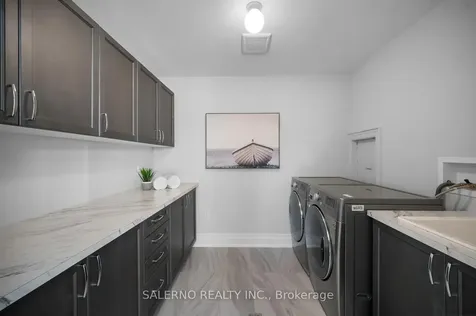 11 Compton Crescent Toronto ON M3M 2C3