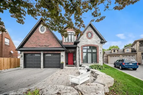 11 Compton Crescent Toronto ON M3M 2C3