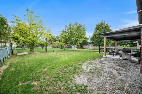 11 Compton Crescent Toronto ON M3M 2C3