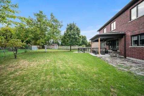 11 Compton Crescent Toronto ON M3M 2C3