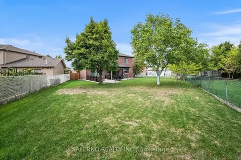 11 Compton Crescent Toronto ON M3M 2C3