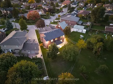 11 Compton Crescent Toronto ON M3M 2C3