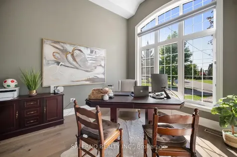11 Compton Crescent Toronto ON M3M 2C3