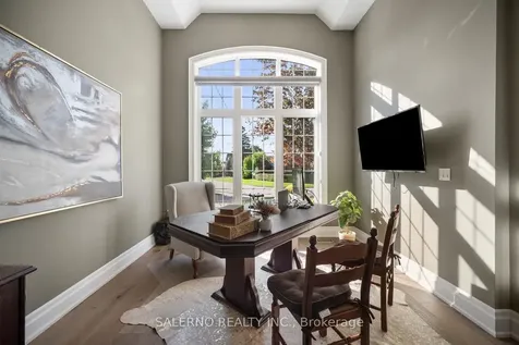 11 Compton Crescent Toronto ON M3M 2C3
