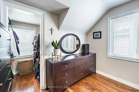 6 Esmond Crescent Toronto ON M9W 3P8
