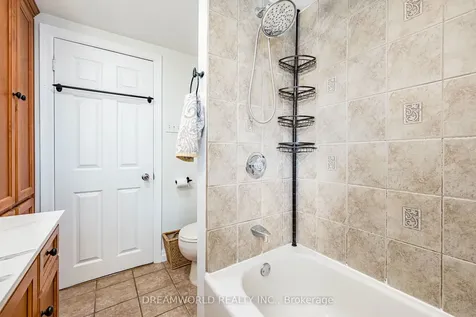 6 Esmond Crescent Toronto ON M9W 3P8