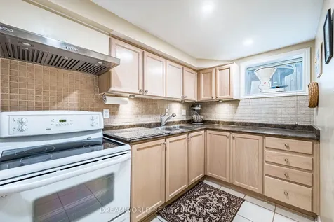 6 Esmond Crescent Toronto ON M9W 3P8
