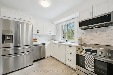 3041 Glencrest Road Burlington ON L7N 3K1