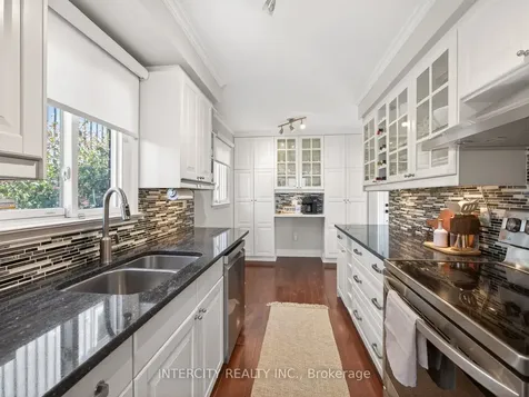 3976 Taffey Crescent Mississauga ON L5L 2A7