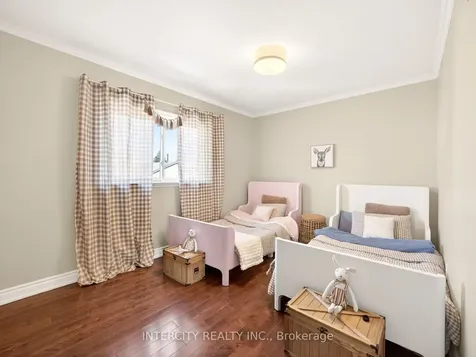 3976 Taffey Crescent Mississauga ON L5L 2A7