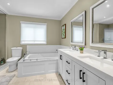 3976 Taffey Crescent Mississauga ON L5L 2A7