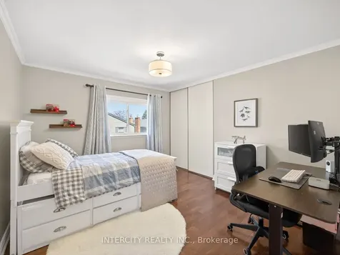 3976 Taffey Crescent Mississauga ON L5L 2A7