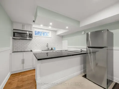 3976 Taffey Crescent Mississauga ON L5L 2A7