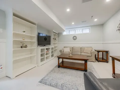 3976 Taffey Crescent Mississauga ON L5L 2A7