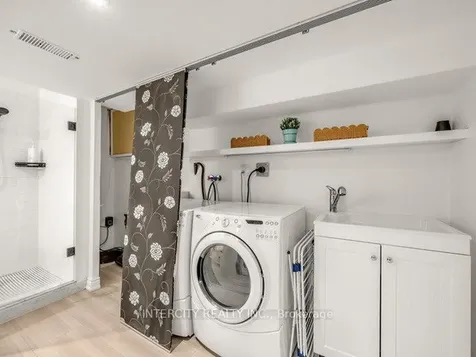 3976 Taffey Crescent Mississauga ON L5L 2A7