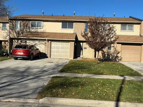 1532 Lancaster Drive Oakville ON L6H 2Z3