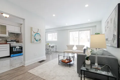 1532 Lancaster Drive Oakville ON L6H 2Z3