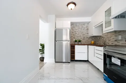 1532 Lancaster Drive Oakville ON L6H 2Z3