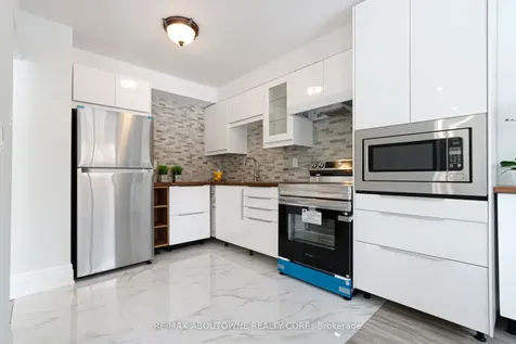 1532 Lancaster Drive Oakville ON L6H 2Z3