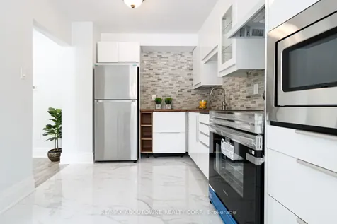 1532 Lancaster Drive Oakville ON L6H 2Z3