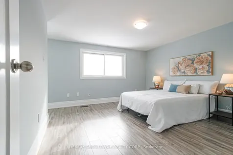 1532 Lancaster Drive Oakville ON L6H 2Z3