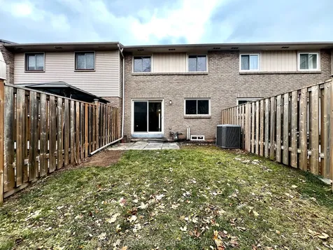 1532 Lancaster Drive Oakville ON L6H 2Z3