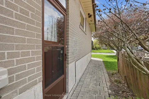 13 Ferndale Crescent Brampton ON L6W 1G1